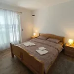 Vakantiehuis Family Friendly House With A Swimming Pool Cunski, Losinj - 24170 Čunski