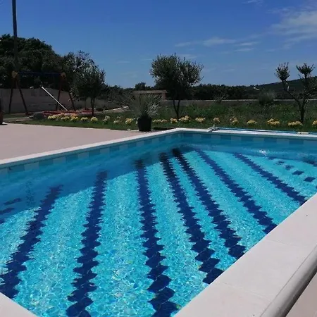 Family Friendly House With A Swimming Pool Cunski, Losinj - 24170 Vakantiehuis Čunski