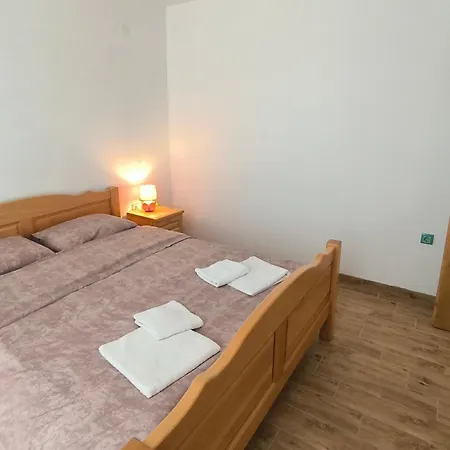 Vakantiehuis Family Friendly House With A Swimming Pool Cunski, Losinj - 24170 *