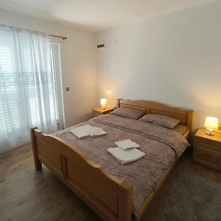 Vakantiehuis Family Friendly House With A Swimming Pool Cunski, Losinj - 24170 Čunski