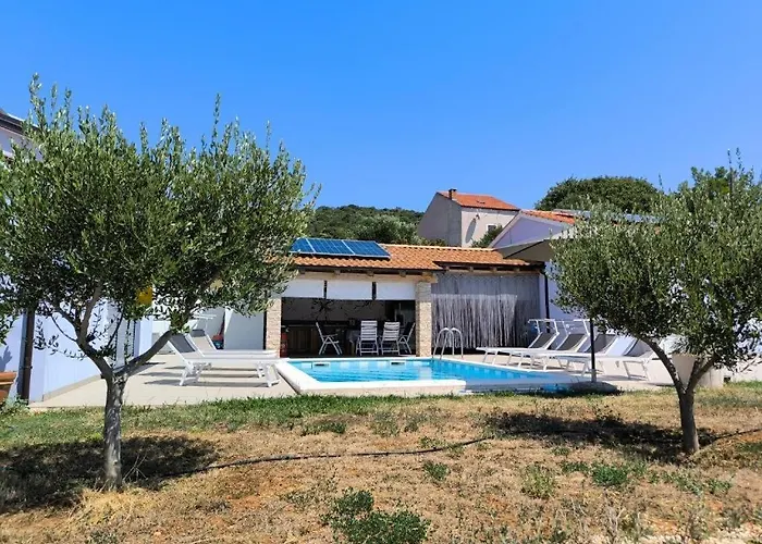 Family Friendly House With A Swimming Pool Cunski, Losinj - 24170 بيت للعطل *