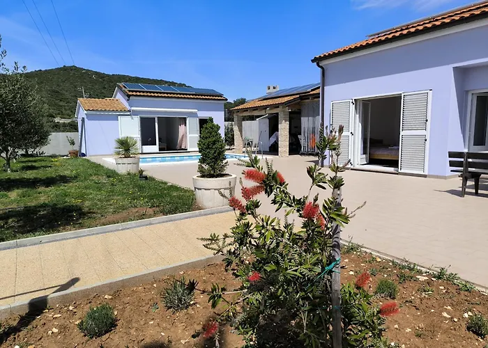 بيت للعطل Family Friendly House With A Swimming Pool Cunski, Losinj - 24170